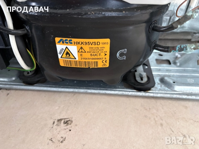 AEG ФРИЗЕР ЗА ВГРАЖДАНЕ, снимка 8 - Фризери - 52885630