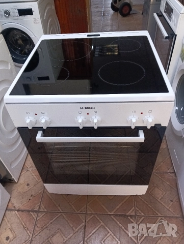 Като нова свободно стояща печка с керамичен плот Бош Bosch с две години гаранция!