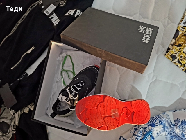 Размер 36 love moschino нови