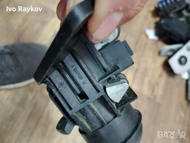 Ключалка за БАГАЖНИК Mercedes-benz W168 , A 168740091 , снимка 6 - Части - 55750014