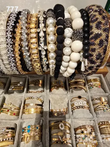 диадема , снимка 3 - Аксесоари за коса - 48372559