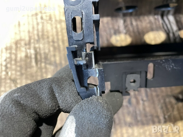 Рамка с Бутони за Навигация 7l5857093C Porsche Cayenne S 4.5 2005г 9PA, снимка 2 - Части - 52435782