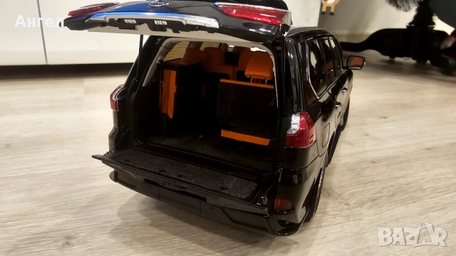 1:18 Lexus LX 570  LCD, снимка 8 - Колекции - 52673006