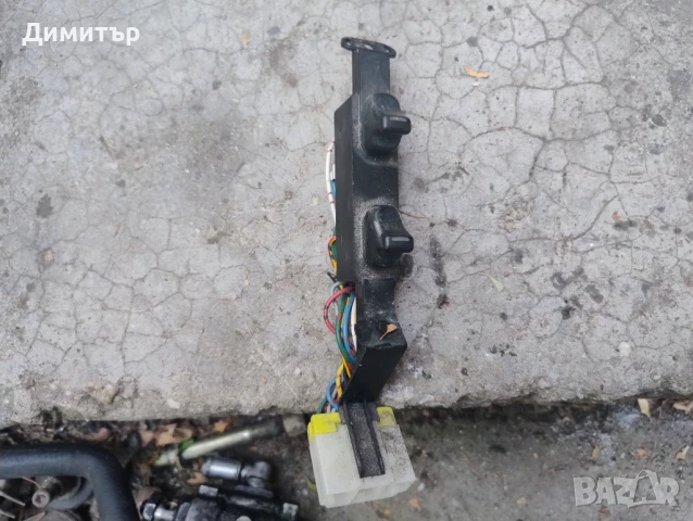 Бутон - Копче Ел. Стъкла Преден Десен За Нисан Примера 1991г / Nisan Primera 1991y, снимка 2 - Части - 51154330