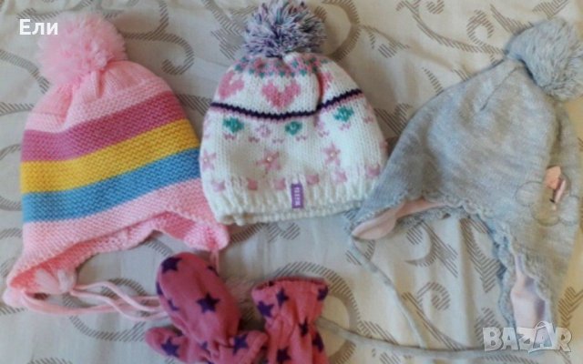 Лот шапки за малка кукла, снимка 1 - Бебешки шапки - 30762974