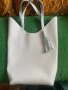 Дамска чанта тип торба, много пазена, снимка 1 - Чанти - 40468940