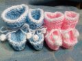 Ръчно плетиво, снимка 1 - Бебешки чорапи - 32020459