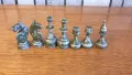 Алуминиеви фигури за шах имат забележки липсва един офицер от другите 4бр пешки са по светли , снимка 5