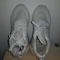Оригинални маратонки Adidas boost номер 40, снимка 2 - Спортни обувки - 40741195