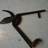Кована лозарска ножица, снимка 2 - Антикварни и старинни предмети - 37332835