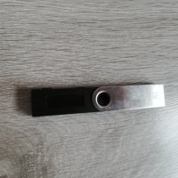 Ledger Nano S hardware crypto wallet, снимка 3 - USB Flash памети - 39814562