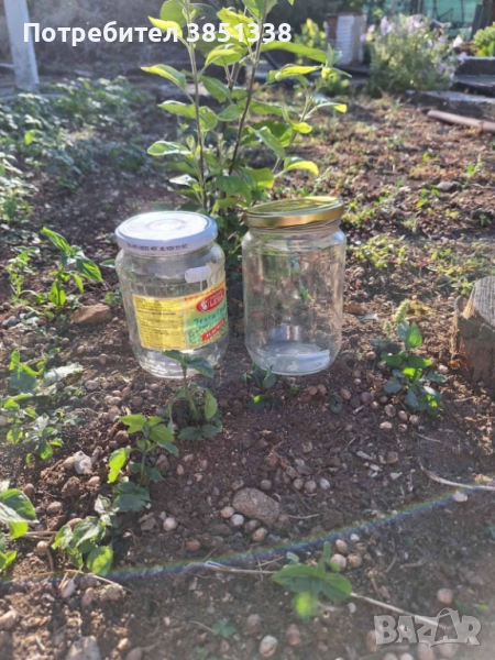 Буркани 0.35лв/използвани/  Покривка за спалня от времето на соца 35лв  в много добро съ, снимка 1