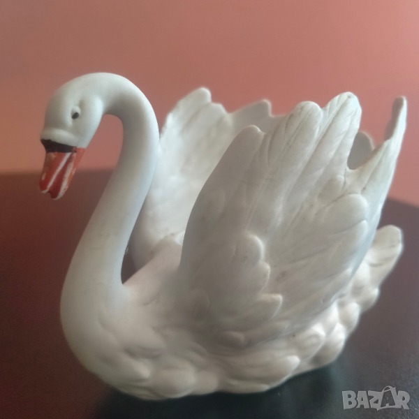 Колекционерска фигура GOEBEL Bisque West German Swan, снимка 1