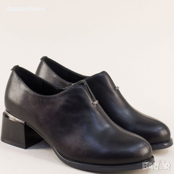Затворени дамски обувки на ток, снимка 1