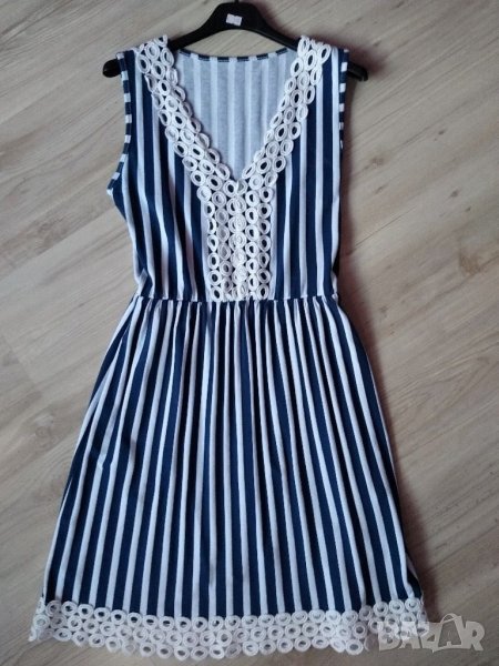 Нова рокля М, снимка 1