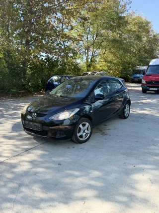 mazda 2 1.3 Benzin 2010godina