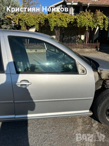 Голф 4 - дясна предна врата