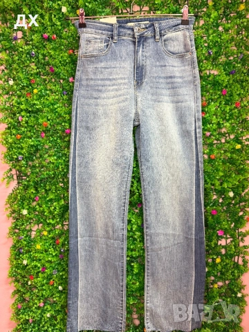 Дънки с висока талия и широк крачол