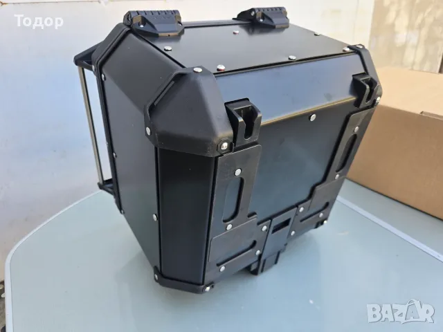 Куфар (топкаса) GIVI, снимка 6 - Аксесоари и консумативи - 56423322