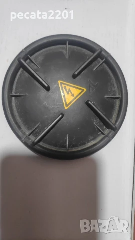 Продавам - оригинална капачка за фар на Audi A4 и BMW