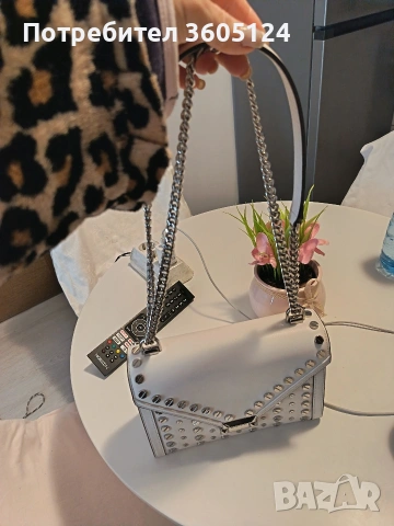 Малка елегантма дамска чанта MICHAEL KORS, снимка 3 - Чанти - 53061958