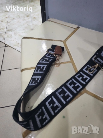 Дамска чанта Fendi, снимка 4 - Чанти - 53275299
