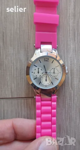 Продавам 3 чисто нови дамски часовника, снимка 1