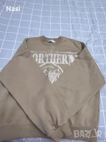 Блуза Bershka , снимка 2 - Блузи с дълъг ръкав и пуловери - 47368353