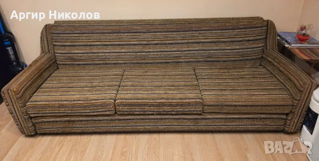Продавам разтегателен диван и две табуретки., снимка 2 - Дивани и мека мебел - 56447294