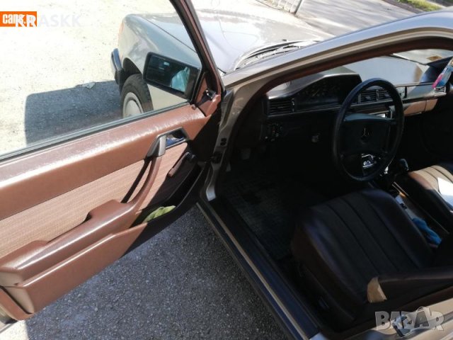 MERCEDES BENZ 124 300D 4MATIC 4X4 113к.с. + БАРТЕР, снимка 12 - Автомобили и джипове - 31852719