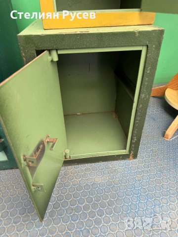 090411 каса сейф от истинско желязо ! ! ! 40см висок , 30см е дълбок и широк 50 евро / 97,79 лв  , Б, снимка 3 - Други - 54150090