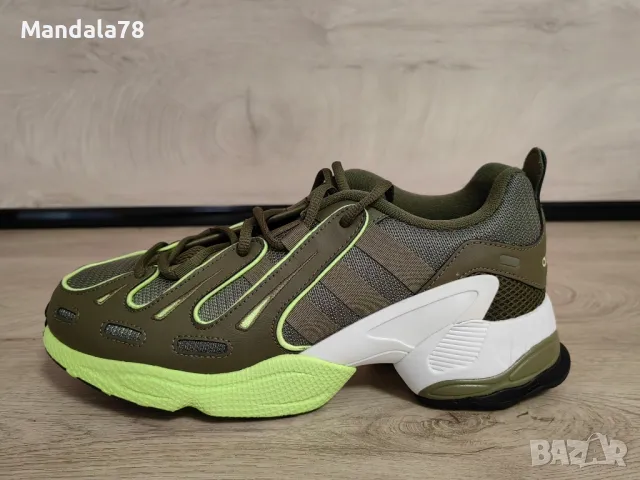 Нови оригинални Адидас.