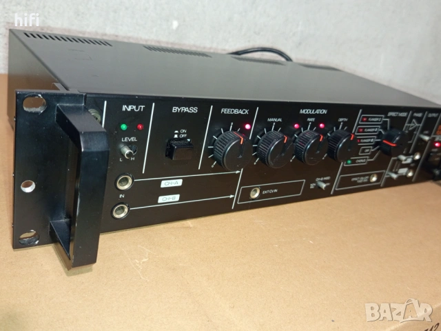 Стерео фленджър ефекти Roland SBF-325, снимка 2 - Китари - 53880511