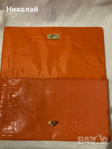 Дамска чанта H&M оранжева / Чанта клъч H&M/ оранжева чантичка H&M, еко кожа, златиста закопчалка, снимка 9 - Чанти - 38899896