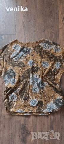 Дамска блуза М размер , снимка 2 - Блузи с дълъг ръкав и пуловери - 40019952