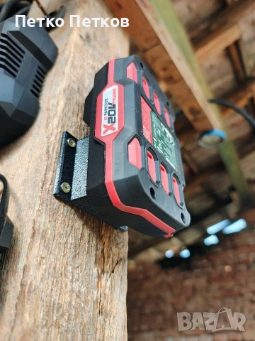 Стенен държач за батерии Parkside X 20V Team , снимка 3 - Други инструменти - 54255709
