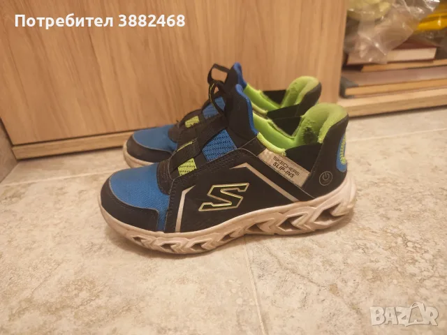 Skechers 32 номер светлините работят