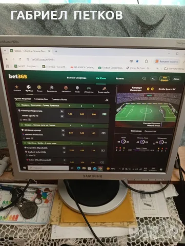 продава се монитор Samsung 19