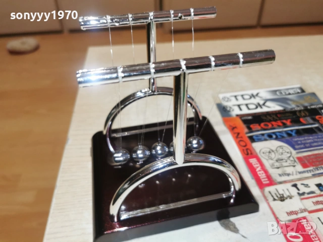 Люлката на Нютон 18Х18Х12см 1401261722, снимка 3 - Колекции - 53098975