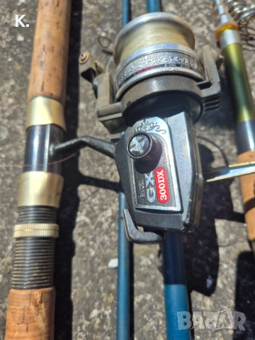 Въдици за риболов два броя с макари, снимка 3 - Въдици - 54124679