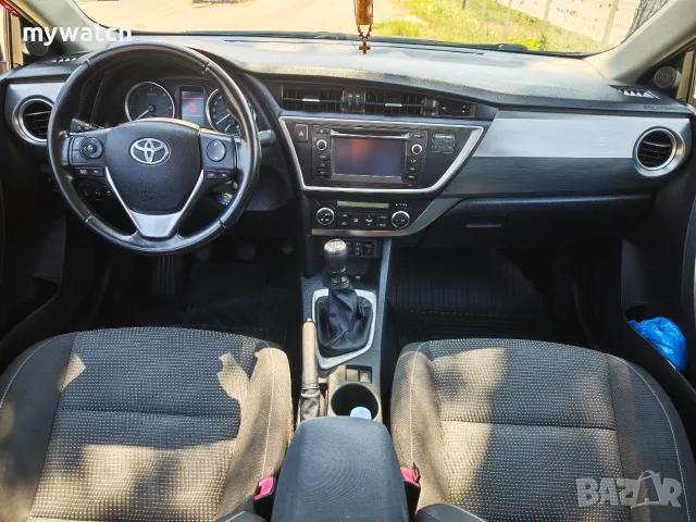 Toyota Auris D4D 2000 Diesel, снимка 11 - Автомобили и джипове - 55816478