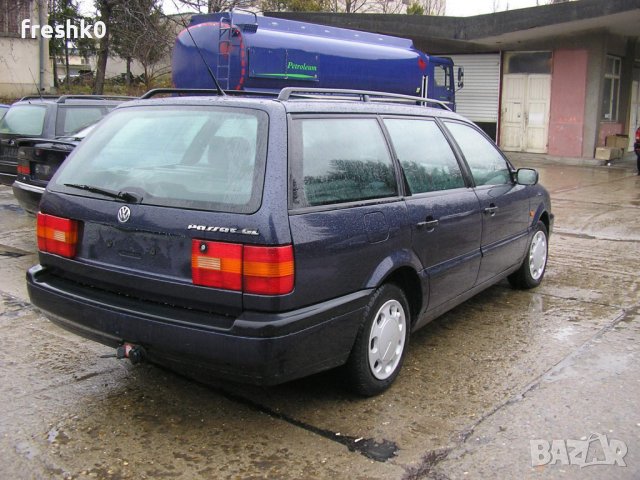 VW Passat Комби B4 1.6 101 коня 1996г, снимка 2 - Автомобили и джипове - 44293378