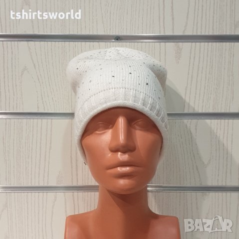 Нова зимна дамска шапка с камъчета в бял цвят, снимка 5 - Шапки - 35502359