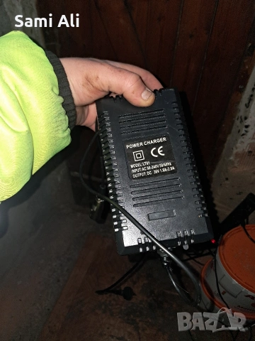 Продавам зарядни устройства за електрически тротинетки, велосипеди и скутери с 36V , снимка 2 - Велосипеди - 53893624