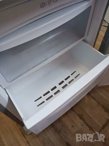 Хладилник с фризер  LG - No frost система, снимка 8 - Хладилници - 53993993