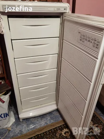 Продавам вертикален фризер Siltal – отлично състояние, почти неизползван , снимка 5 - Фризери - 50366742