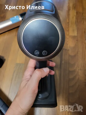 Вертикална прахосмукачка Electrolux Ultimate 800, снимка 18 - Прахосмукачки - 56081938