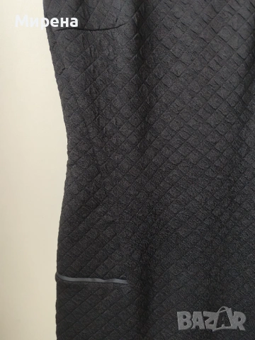 Рокля Dika до коляното, размер S, снимка 2 - Рокли - 54223851