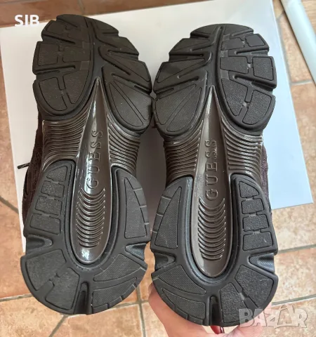Дамски маратонки Guess IRRINA, снимка 6 - Маратонки - 56429115