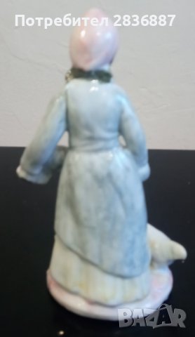 Две старинни порцеланови фигури на възрастна двойка фермери, снимка 11 - Статуетки - 39050178